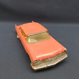 Винтажная игрушка СССР. Легковой автомобиль Чайка, большая пластиковая машинка с механизмом