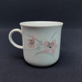 Кружка чайная кофейная, чашка фарфоровая СССР, винтажная. Kahla. Розовые цветы.