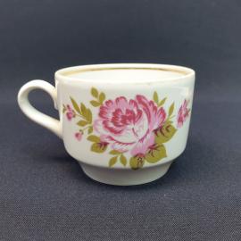 Кружка чайная кофейная, чашка фарфоровая СССР, винтажная. Розовые цветы, золотая кайма.