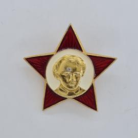 Значок СССР. Красная звезда, портрет пионера. Винтажный значек.