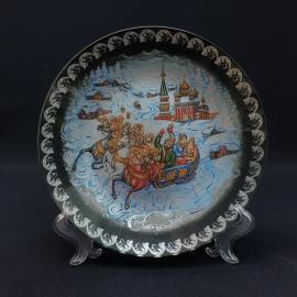 Тарелка декоративная винтажная СССР. Зимний сюжет с тройкой и храмом, настенное украшение