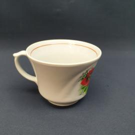 Кружка чайная кофейная, фарфоровая СССР, винтажная. Роспись цветами.