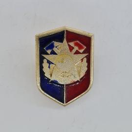 Значок СССР. Щит, звезда, лавровые ветви, красно синий фон, военная тематика. Винтажный значек.