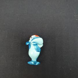 Винтажная игрушка СССР. Фигурка дельфина в красной шапочке, коллекционный сувенир пластик