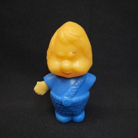 Винтажная игрушка СССР. Резиновая фигурка мальчик в синем костюме, коллекционный персонаж