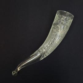 Винтажная ваза рог из хрусталя СССР. Декоративный предмет интерьера с резным узором.