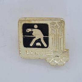 Значок СССР. Метание мяча, спорт, 1980, олимпийская символика. Винтажный значек.