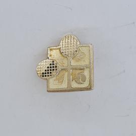 Значок СССР. Теннисные ракетки и мяч, спорт. Винтажный значек.