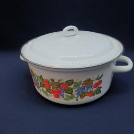 Винтажная кастрюля СССР. Эмалированная с крышкой, белая с ягодным рисунком для кухни