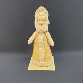 Винтажная кукла СССР. Девочка в платке, настольная декоративная фигура на подставке 35 см