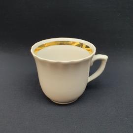 Винтажная чашка СССР. Фарфор белый с золотистой каймой, классическая форма для сервировки