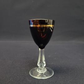 Рюмка винтажная СССР. Стекло темное с золотой полосой, на прозрачной ножке для сервировки