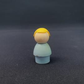 Винтажная игрушка СССР. Пластмассовая фигурка мальчика в голубой одежде для коллекции
