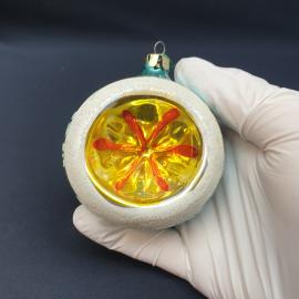 Винтажная елочная игрушка СССР. Стеклянный шар с декоративным окошком, бирюзовый цвет