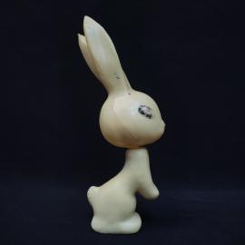 Винтажная игрушка СССР. Пластмассовый зайчик, советская фигурка для коллекции и интерьера