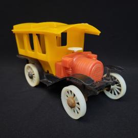 Винтажная игрушка СССР. Пластмассовый автомобиль фургон в ретро стиле для коллекции и декора