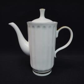 Кофейник фарфоровый винтажный СССР. Белый с золотистым декором, Полонне, сервировочная посуда