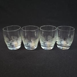 Винтажные стопки СССР. Набор из 4 стеклянных рюмок с матовым цветочным рисунком, стекло