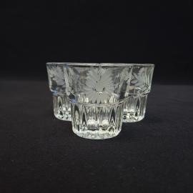 Стопки винтажные, СССР. Набор 3 шт., стекло с матовым цветочным рисунком ромашки