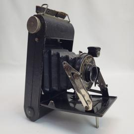 Фотоаппарат винтажный, СССР. Складной карманный Ensign Pocket E20, с кожаным чехлом