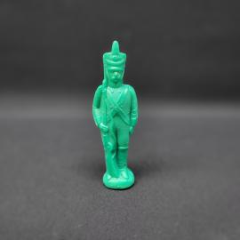 Фигурка винтажная, СССР. Пластмассовый солдатик с ружьем, игрушка в военной форме