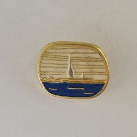 Значок СССР. Парусник на воде, морская тематика. Винтажный значек.