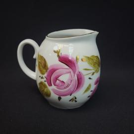 Молочник винтажный, СССР. Фарфор, ручная роспись цветочным узором и золотистой каймой