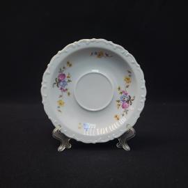 Блюдце винтажное, СССР. Фарфор Kahla, цветочный декор, рельефный край
