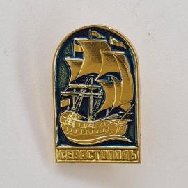 Значок СССР. Севастополь, парусник, морская тематика, Крым. Винтажный значек.