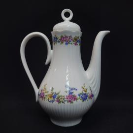 Кофейник винтажный, СССР. Фарфор, белый с цветочным декором и крышкой