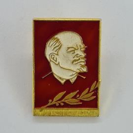 Значок СССР. Портрет Ленина на красном фоне, общественно политическая тематика. Винтажный значек.