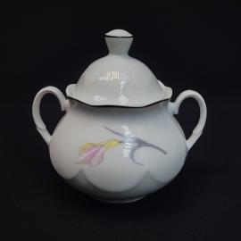 Сахарница винтажная, СССР. Фарфор, с крышкой, белая с цветочным рисунком и черной каймой