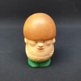 Игрушка винтажная, СССР. Пластмассовая фигурка мальчика в шапке, высота около 12 см