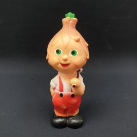 Игрушка винтажная, СССР. Резиновая фигурка мальчика с головой луковицы и узелком за плечом