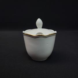 Сахарница винтажная, СССР. Фарфор ГДР, белая с крышкой и золотистой отводкой