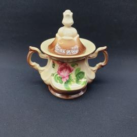 Сахарница винтажная, СССР. Керамика, с крышкой и цветочным декором, с двумя ручками