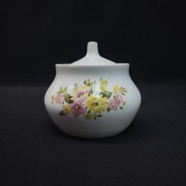 Сахарница винтажная, СССР. Фарфор, с крышкой, белая с цветочным декором и позолотой