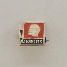 Значок СССР. Ульяновск, профиль Ленина, городская тематика. Винтажный значек.