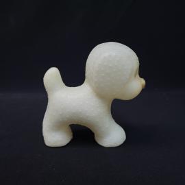 Игрушка винтажная, СССР. Фигурка собаки из пластмассы, белая, с рельефной поверхностью