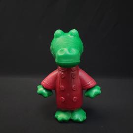 Игрушка пластмассовая винтажная, СССР. Фигурка крокодила в красном пальто, около 23 см