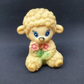 Игрушка винтажная, СССР. Пластизольная фигурка ягненка с букетом цветов, для детской комнаты