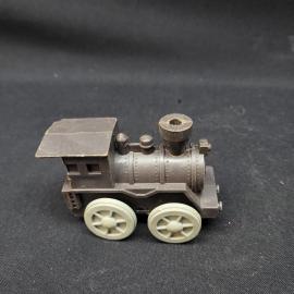 Игрушка винтажная, СССР. Паровозик пластмассовый на колесах, миниатюрная модель