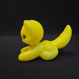 Игрушка пластмассовая винтажная, СССР. Фигурка котенка желтого цвета для кукольного театра