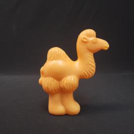 Игрушка винтажная, СССР. Пластмассовая фигурка верблюда для детских игр и интерьера
