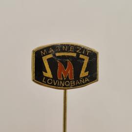 Значок СССР. Magnezit Lovinobana, промышленность, буква М в щите. Винтажный значек.