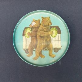 Коробка винтажная, СССР. Жестяная круглая шкатулка с рисунком медведей, диаметр 16 см