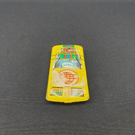 Машинка винтажная, СССР. Жестяная игрушка с рисунком гоночного автомобиля, желтая