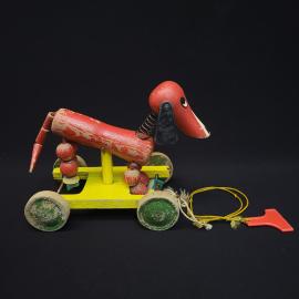 Игрушка на веревочке винтажная, СССР. Собачка на колесиках, дерево
