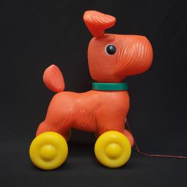 Игрушка-каталка собачка винтажная, СССР. Пластмасса, на веревочке