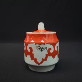 Сахарница винтажная, СССР. Фарфор, с крышкой, красно белый орнамент и позолота
